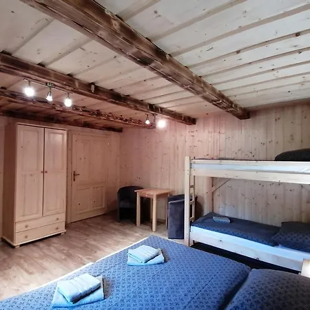 Horaren Mestrova Σαλέ Kvacany